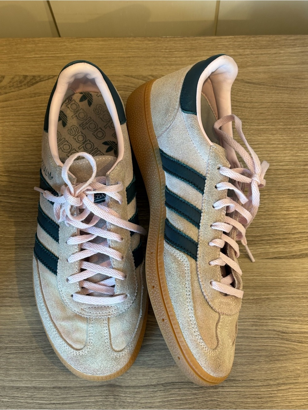 Adidas Handball Spezial Shoes in Pink/arctic night/gum size 8 - Picture 5 of 9